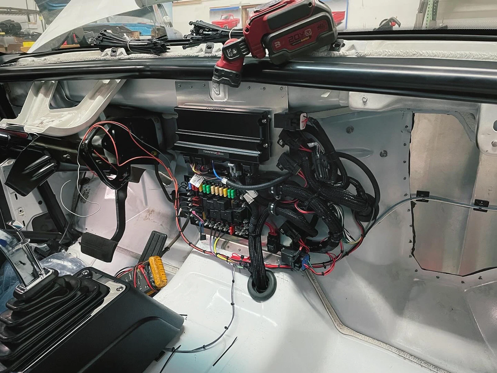 Complete wiring & electrical repair
